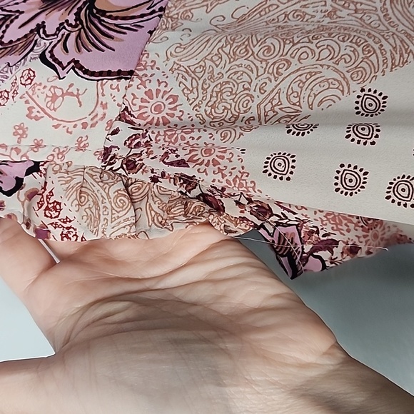 MAURICE'S floral scoop neck tank top medium shirt blouse - Picture 3 of 7